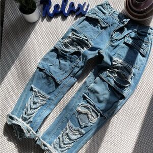 Baggy, boyfriend, ripped jeans.